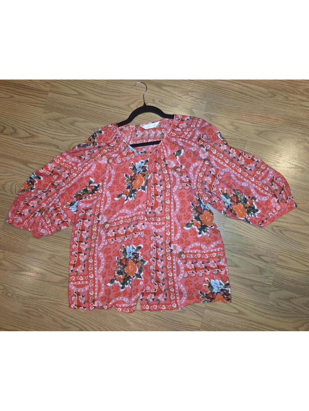 med- LC Lauren Conrad Floral Print Blouse with Puff Sleeves